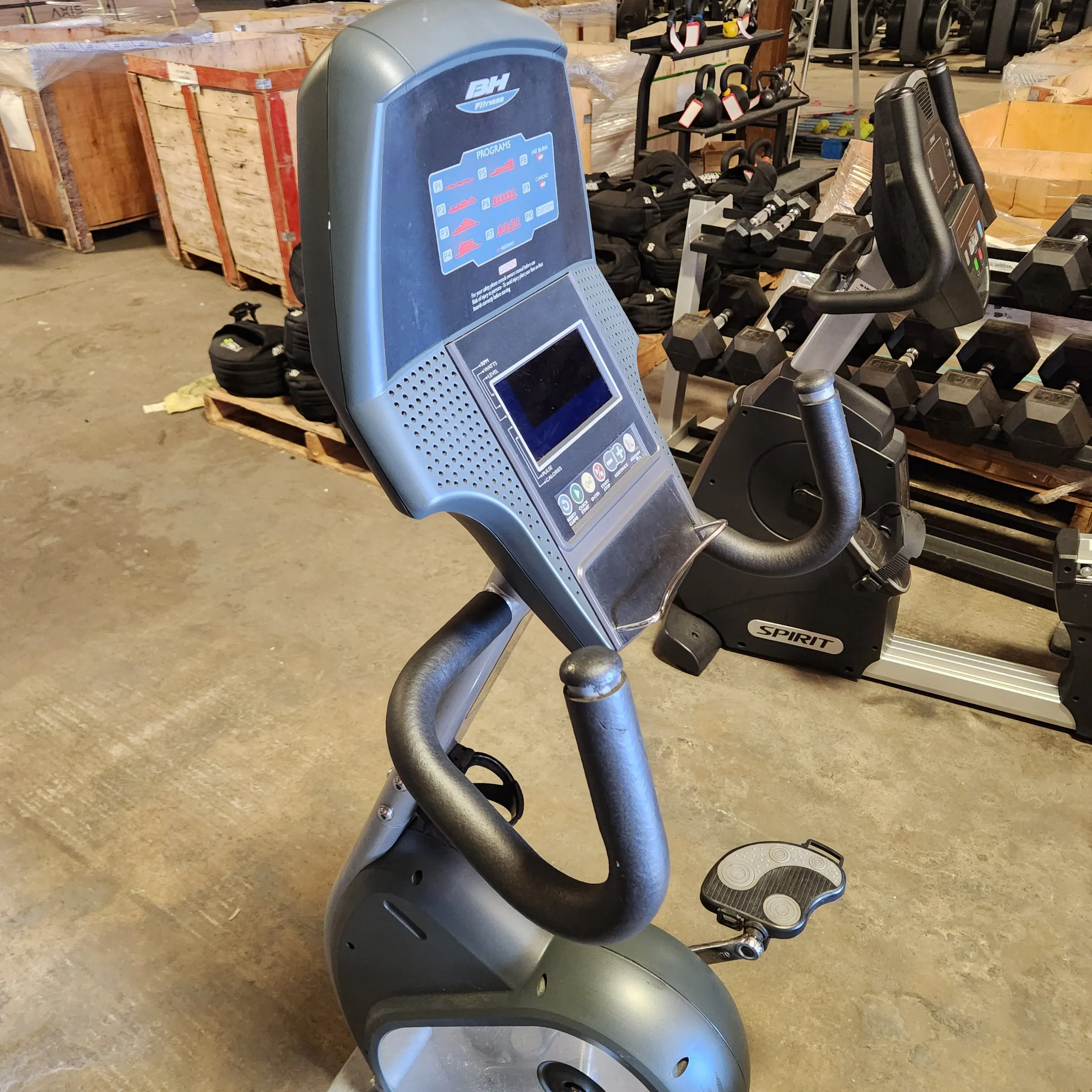 BH Fitness Recumbent Bike R8