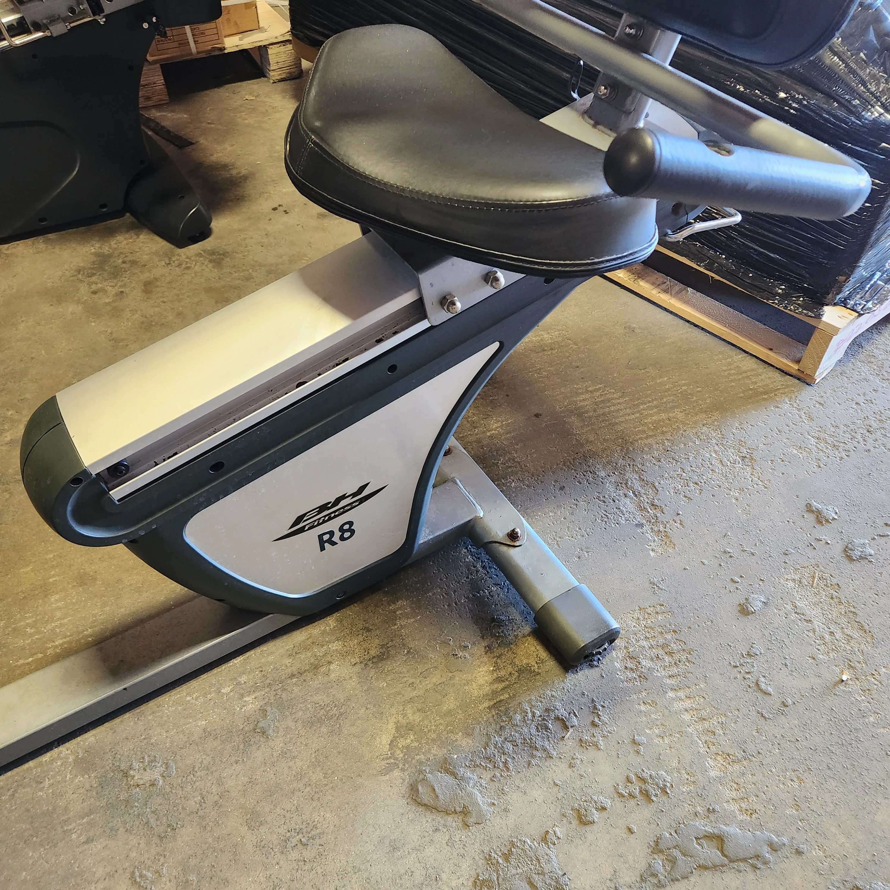 BH Fitness Recumbent Bike R8