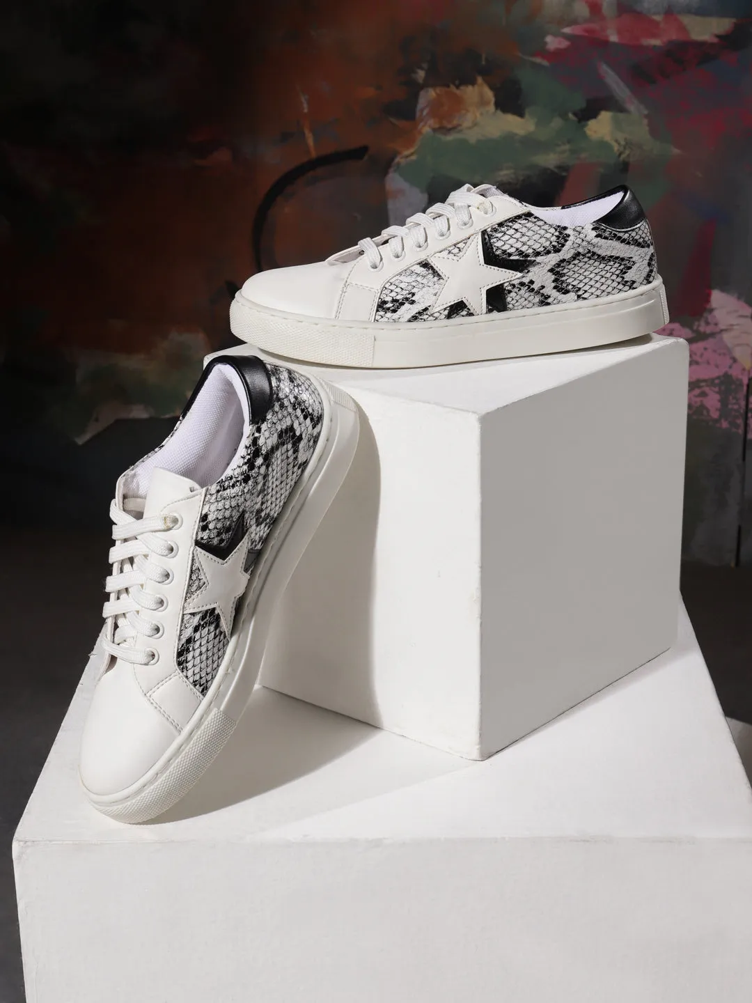 Black White Snake Trainers (TC-RLST13-BLK)