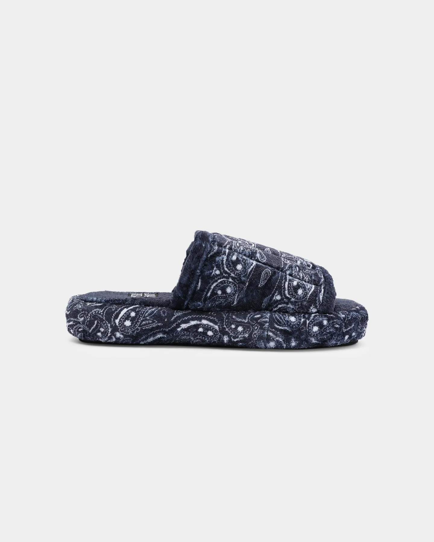 Goat Crew Velcro Paisley Bandana Slipper Navy/White