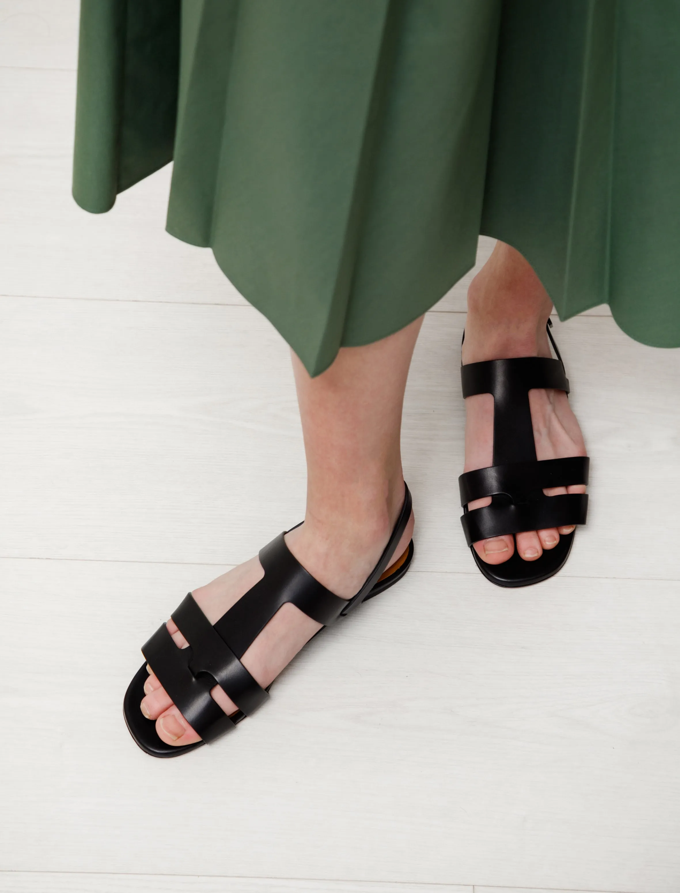 Ivy Leather Interlock Sandal Black