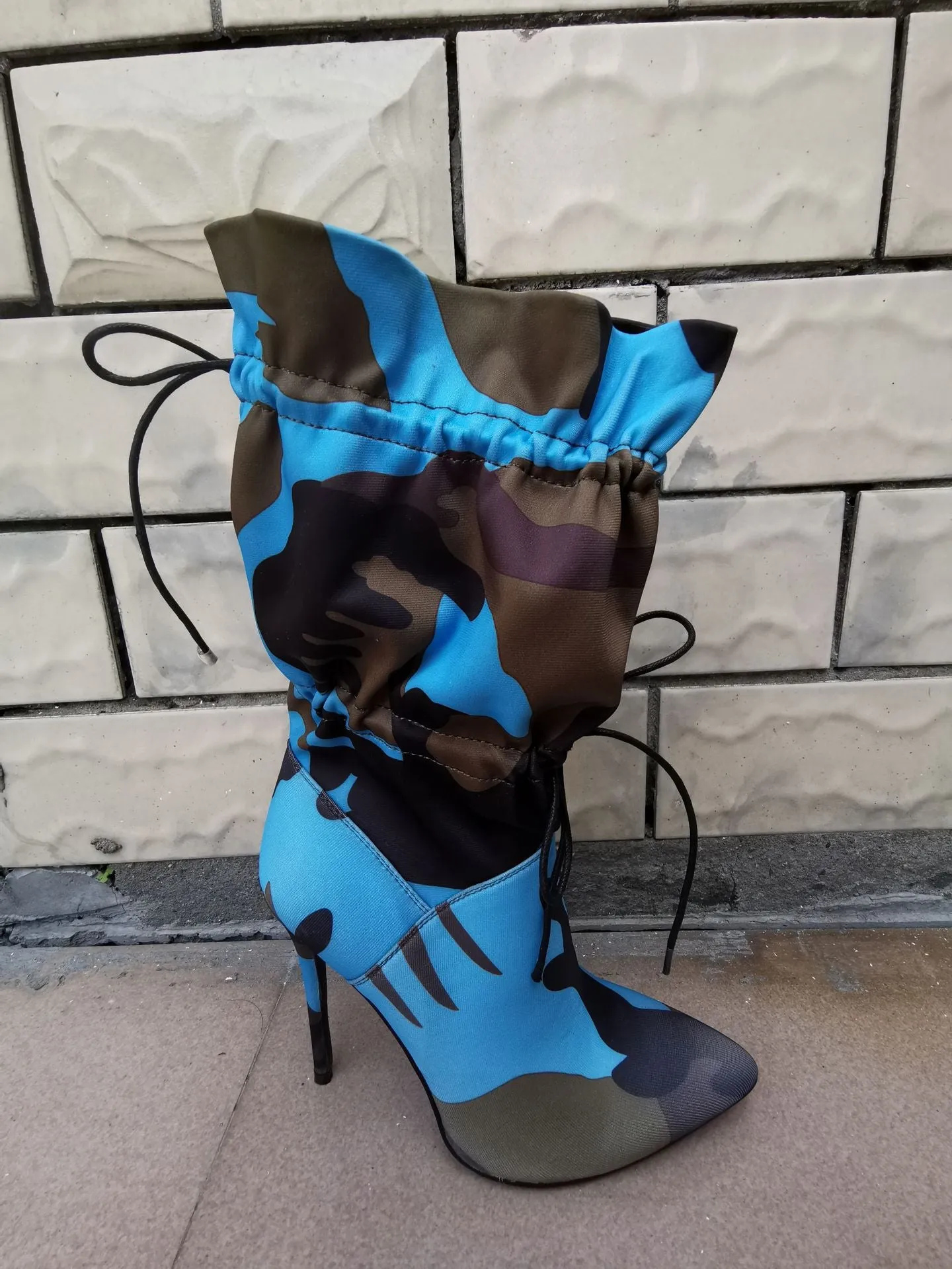 Middle Length Tie-Up Cloth Boots